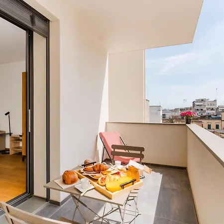 Szálloda Glass House - Smart & Parking 4*